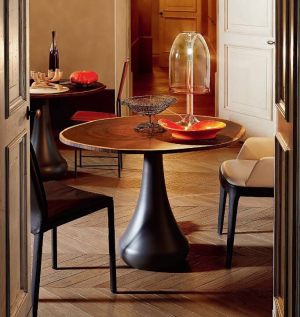 Cattelan_tav_Bora_Bora_Bistrot